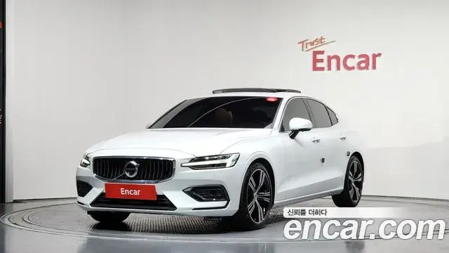 Volvo S60 2019 — Photo 4/20