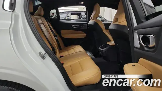 Volvo S60 2019 — Photo 17/20