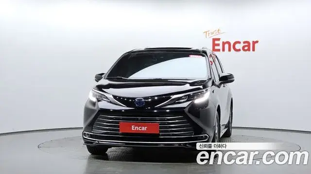 Toyota Sienna 2021 — Photo 17/20