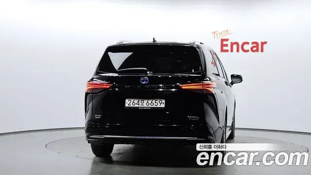 Toyota Sienna 2021 — Photo 12/20