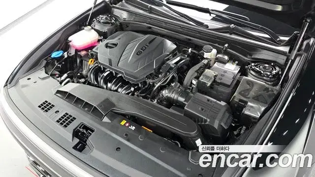 Hyundai Grandeur Hybrid 2023 — ფოტო 7/20