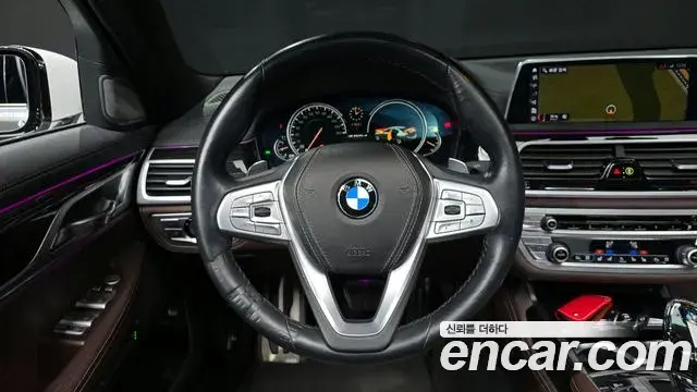 BMW 7 Series 2018 — Фото 13/20