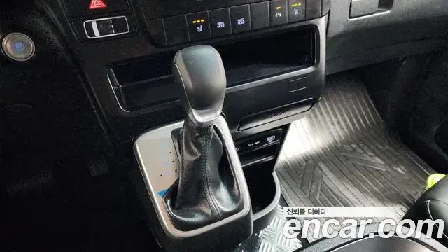 Hyundai Staria 2024 — Фото 9/20
