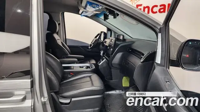 Hyundai Staria 2024 — Фото 11/20