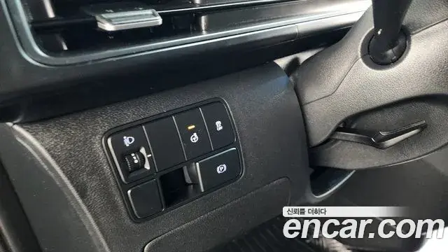 Hyundai Staria 2024 — Фото 15/20