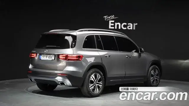 Mercedes-Benz GLB-Class 2024 — ფოტო 19/20