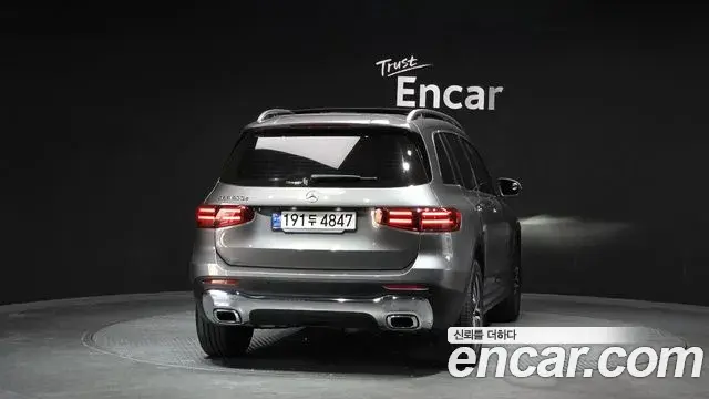 Mercedes-Benz GLB-Class 2024 — ფოტო 9/20