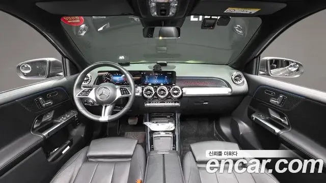 Mercedes-Benz GLB-Class 2024 — ფოტო 2/20