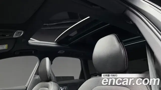 Volvo XC60 2021 — ფოტო 3/20