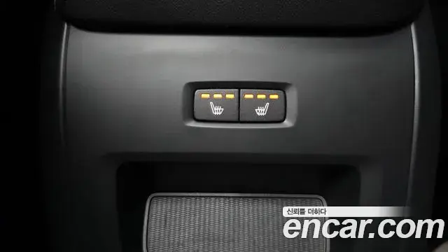 Volvo XC60 2021 — ფოტო 13/20