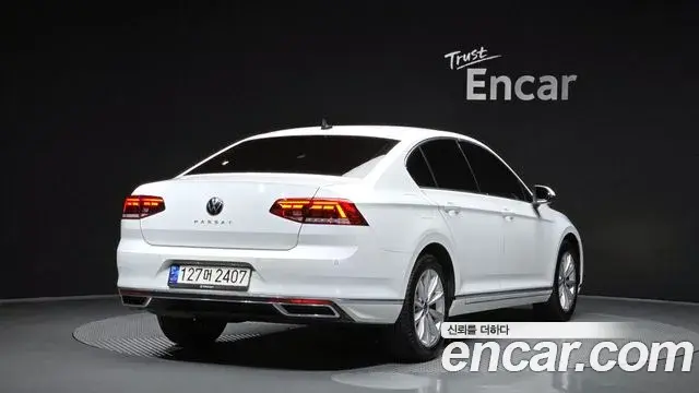 Volkswagen Passat GT 2021 — Şəkil 9/20