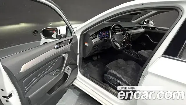 Volkswagen Passat GT 2021 — Şəkil 17/20