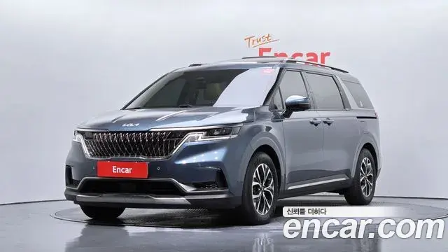 Kia Carnival 2023 — Фото 1/20