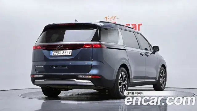 Kia Carnival 2023 — Фото 2/20