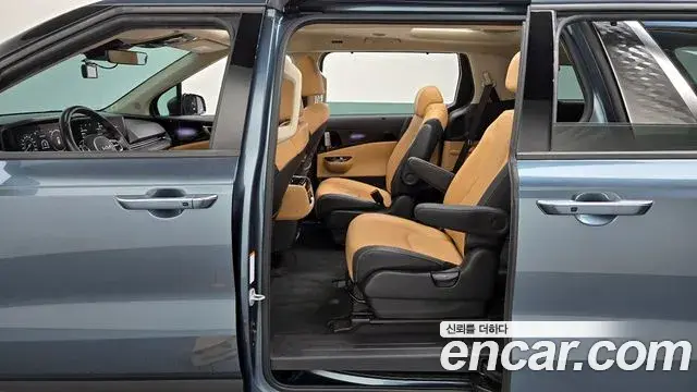 Kia Carnival 2023 — Фото 12/20