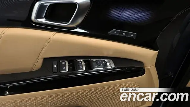 Kia Carnival 2023 — Фото 17/20