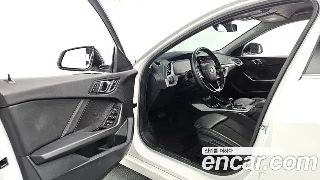 BMW 1 Series 2020 — Şəkil 15/20