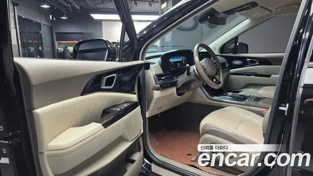 Kia Carnival 2021 — Şəkil 15/20