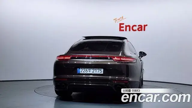 Porsche Panamera 2019 — Фото 4/20