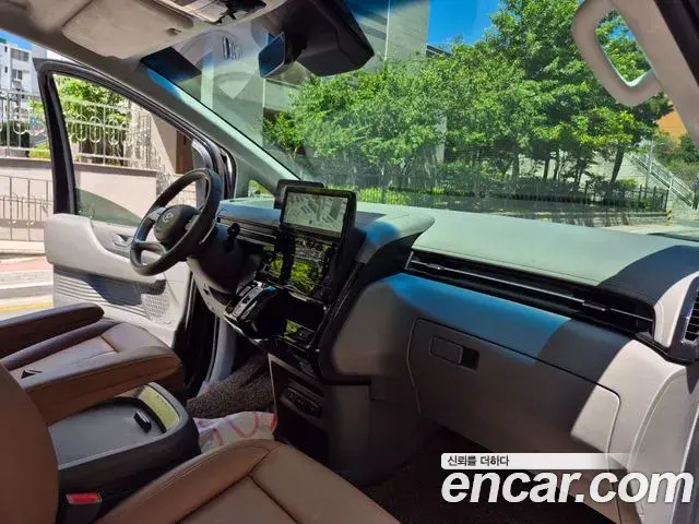 Hyundai Staria 2024 — Şəkil 10/20