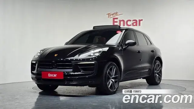 Porsche Macan 2022 — Photo 17/20