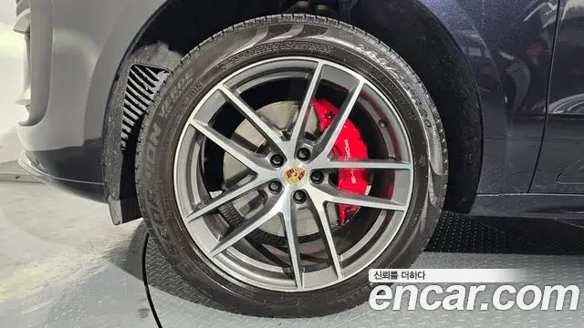 Porsche Macan 2022 — Photo 4/20