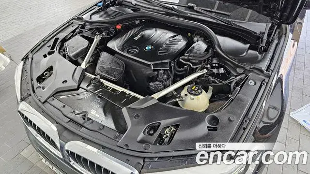 BMW 5 Series 2018 — ფოტო 12/20