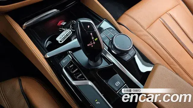 BMW 5 Series 2018 — ფოტო 4/20