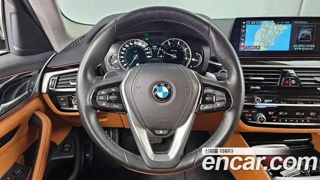 BMW 5 Series 2018 — ფოტო 1/20