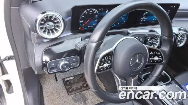 Mercedes-Benz A-Class 2022 — Şəkil 7/20