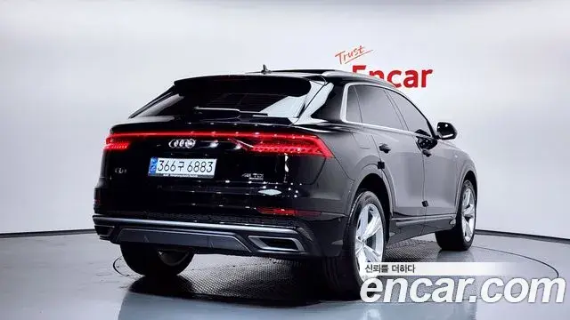 Audi Q7 2023 — Фото 2/20