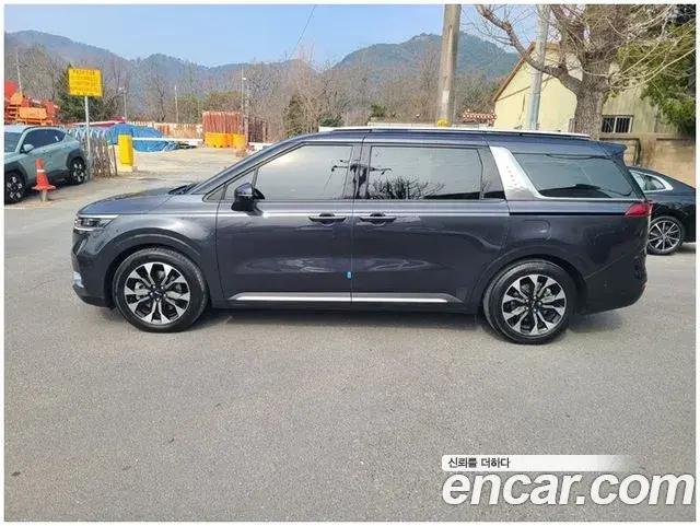 Kia Carnival 2022 — Фото 2/17