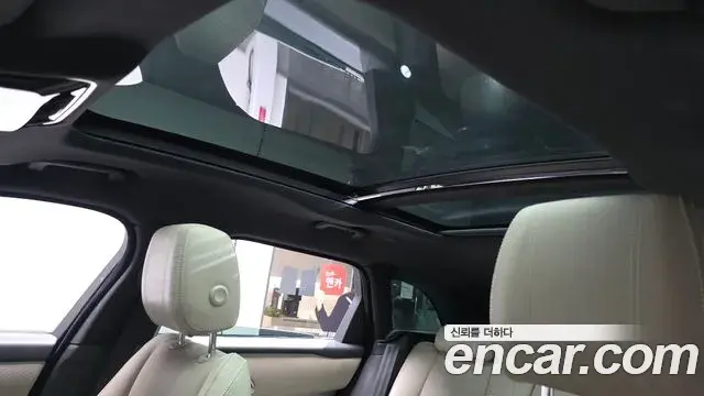 Land Rover Range Rover Velar 2019 — Şəkil 11/20