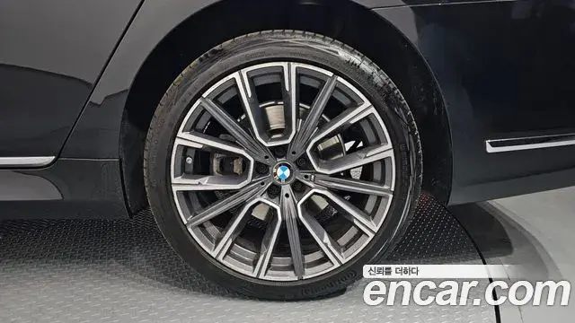 BMW 7 Series 2020 — Şəkil 18/20