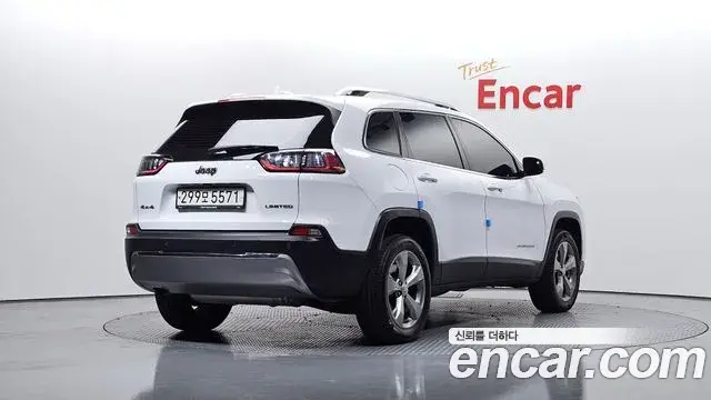 Jeep Cherokee 2020 — Photo 15/20