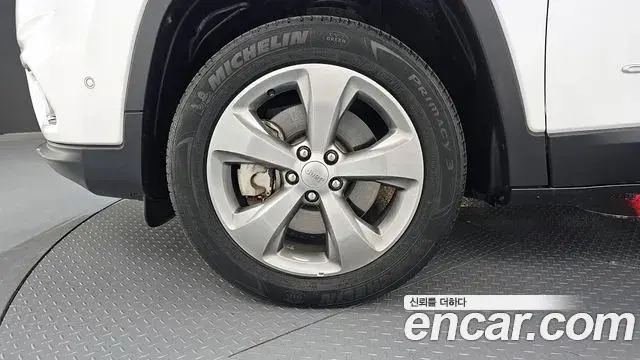 Jeep Cherokee 2020 — Photo 14/20