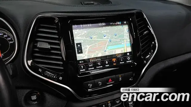 Jeep Cherokee 2020 — Photo 16/20