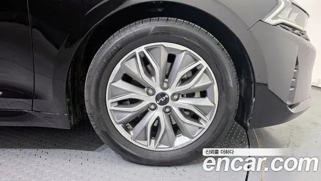 Kia K5 2022 — Şəkil 9/20