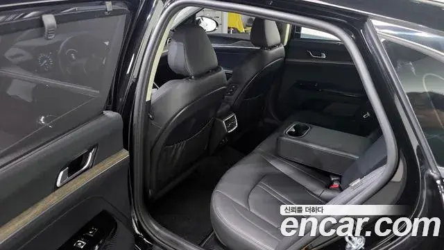Kia K5 2022 — Şəkil 16/20