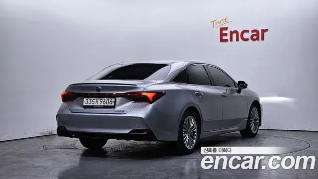 Toyota Avalon 2019 — Photo 6/20