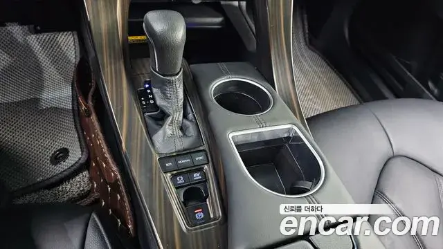Toyota Avalon 2019 — Photo 2/20