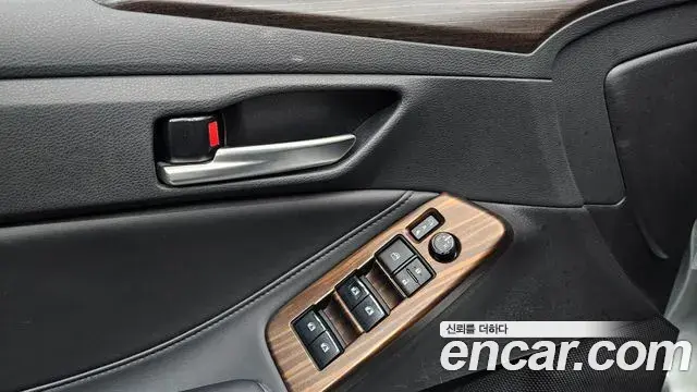 Toyota Avalon 2019 — Photo 13/20