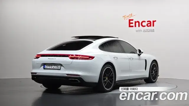 Porsche Panamera 2018 — Şəkil 13/20