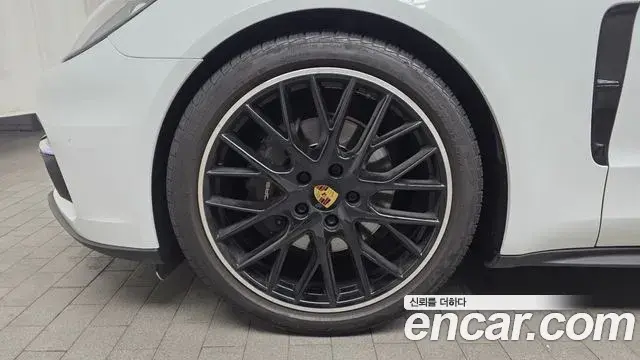 Porsche Panamera 2018 — Şəkil 9/20