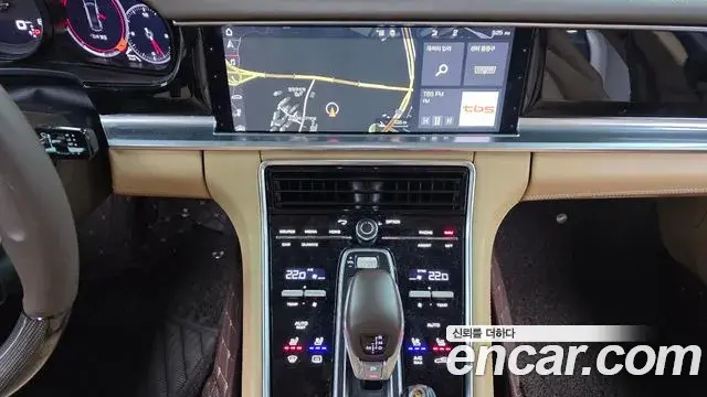 Porsche Panamera 2018 — Şəkil 11/20
