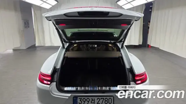 Porsche Panamera 2018 — Şəkil 16/20
