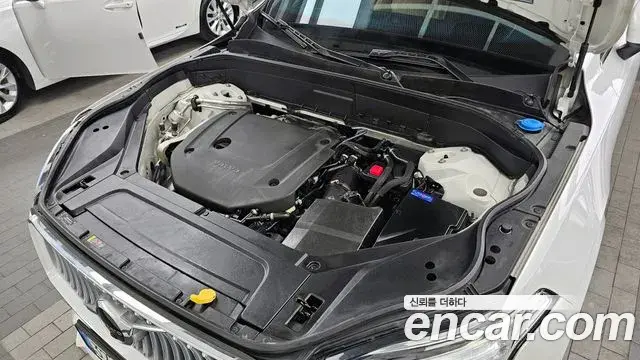 Volvo XC90 2022 — Şəkil 18/20