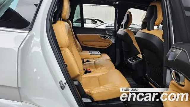 Volvo XC90 2022 — Şəkil 10/20
