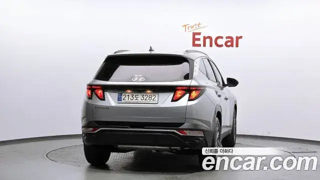 Hyundai Tucson Hybrid 2022 — Photo 14/20