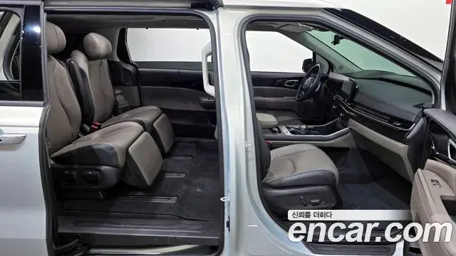 Kia Carnival 2024 — ფოტო 8/20